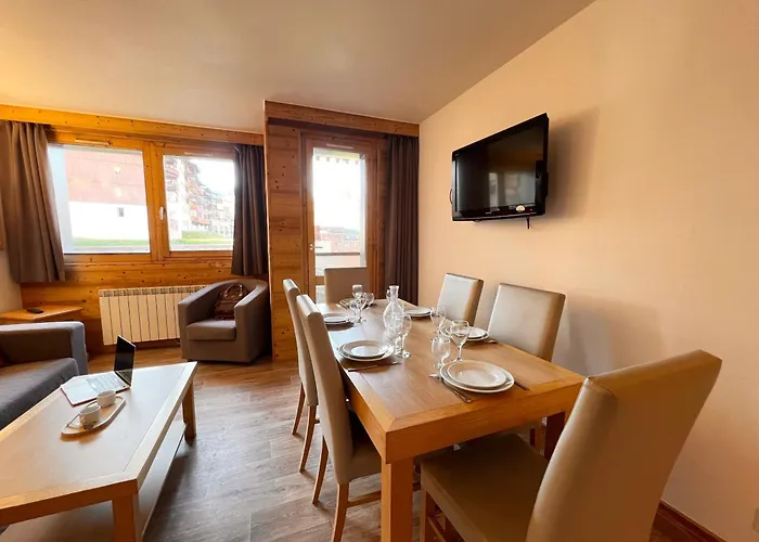 Skis Et Piscine 2100 M La Plagne