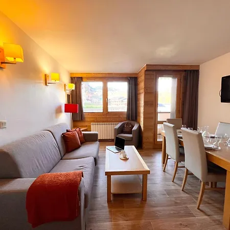 Skis Et Piscine 2100 M La Plagne