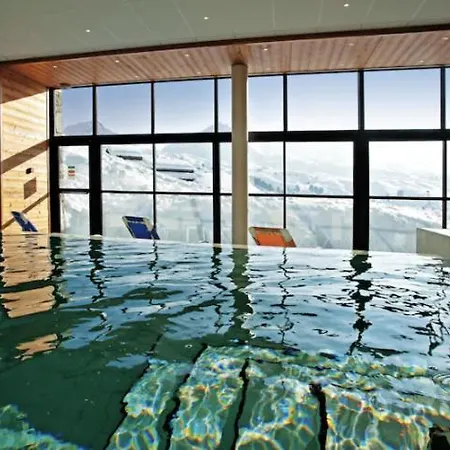 Skis Et Piscine 2100 M *