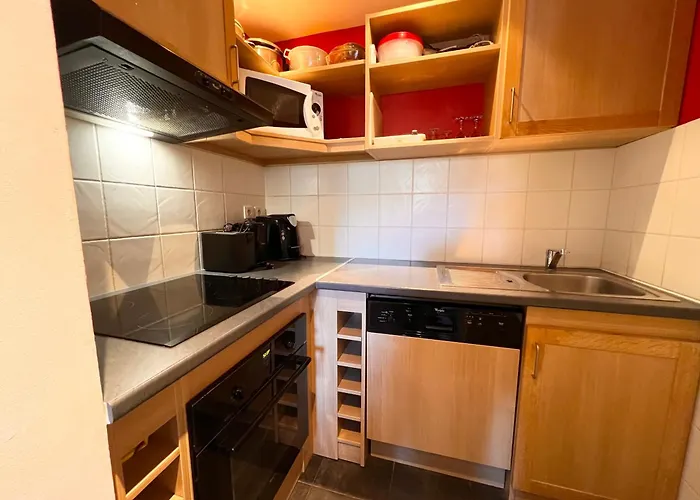 Skis Et Piscine 2100 M * 拉普拉涅